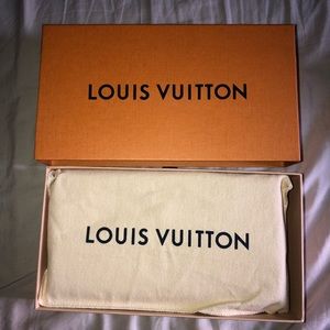 Louis Vuitton Clutch